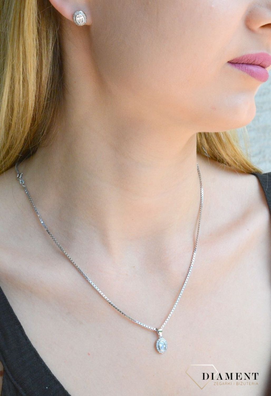 Srebrny łańcuszek najwyższej próby srebra 925. Łańcuszek srebrny o splocie kostki idealny na prezent. Łańcuszek srebrny damski o wadze 5,90 gram i szerokości 2 mm (2).jpg